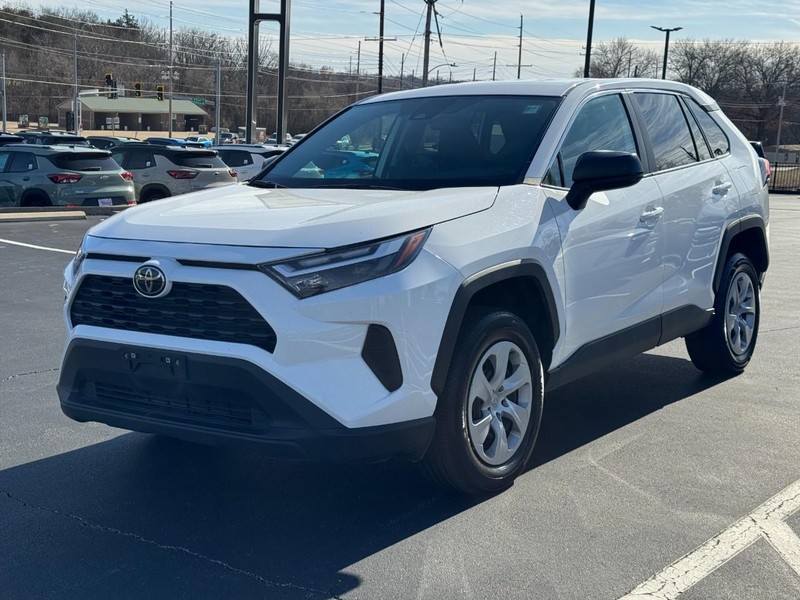 Toyota RAV4 Vehicle Image 08