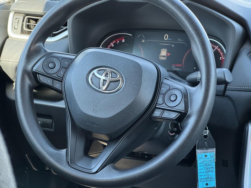 Toyota RAV4 Vehicle Image 12