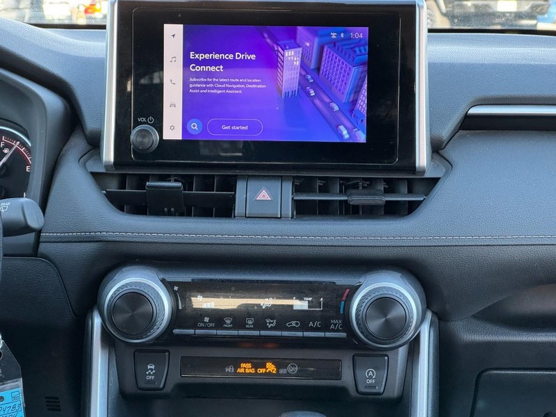 Toyota RAV4 Vehicle Image 13