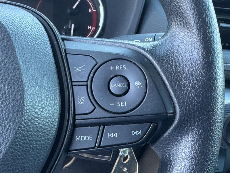 Toyota RAV4 Vehicle Image 18