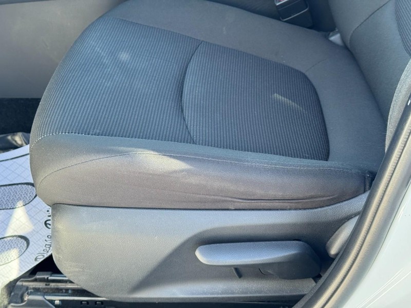 Toyota RAV4 Vehicle Image 23