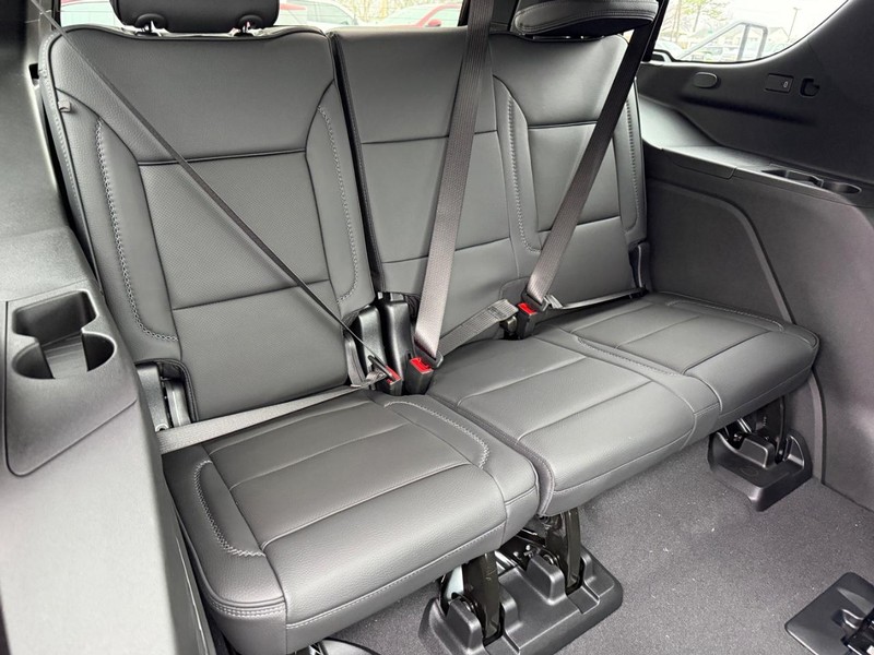 GMC Yukon Vehicle Image 06