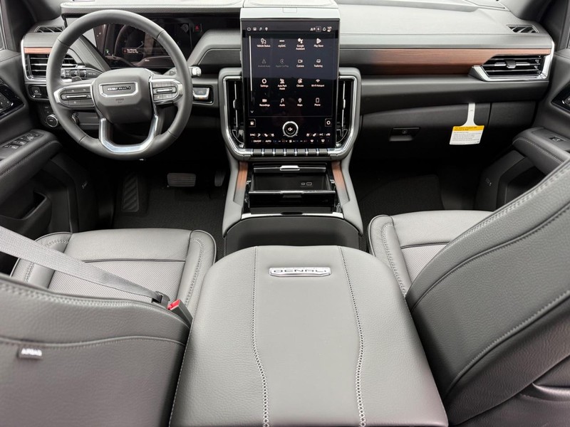 GMC Yukon Vehicle Image 10