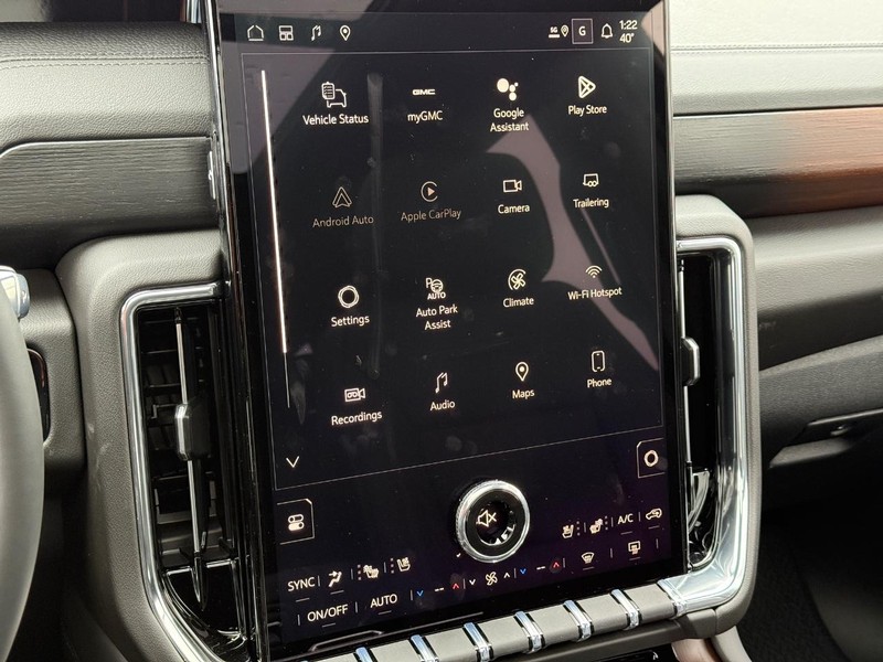 GMC Yukon Vehicle Image 15