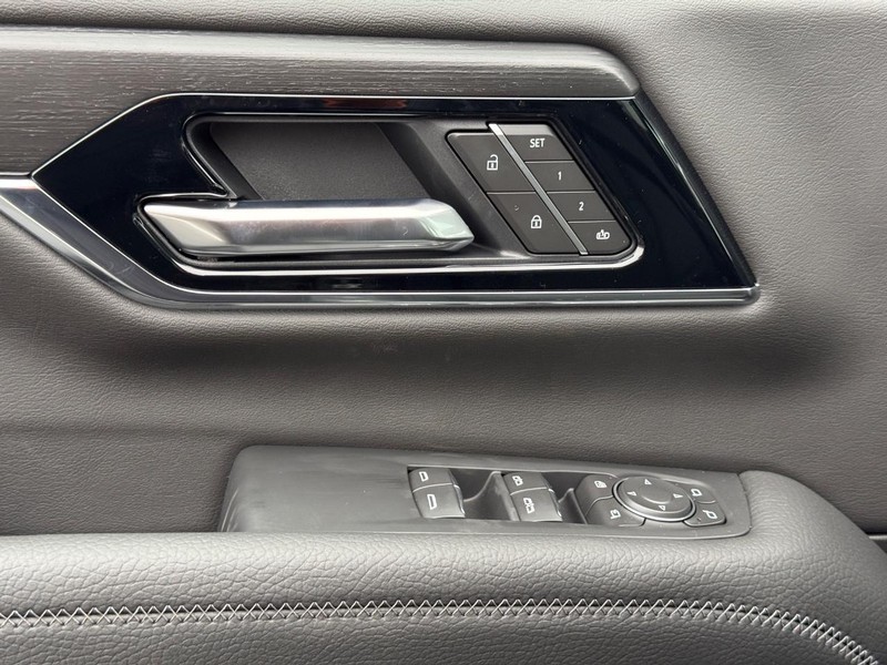 GMC Yukon Vehicle Image 21