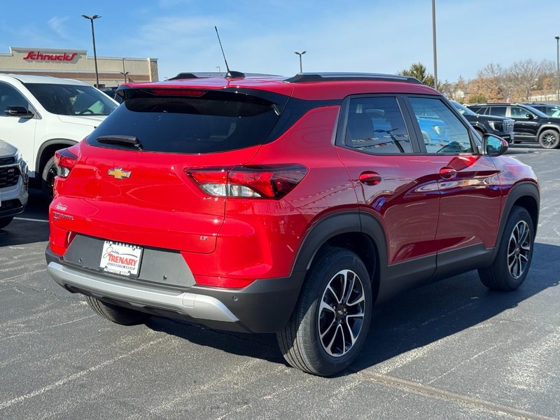 Chevrolet TrailBlazer Vehicle Image 04