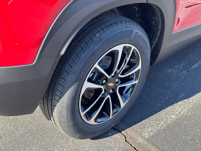 Chevrolet TrailBlazer Vehicle Image 05