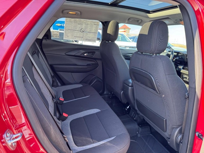 Chevrolet TrailBlazer Vehicle Image 06