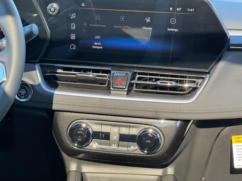 Chevrolet TrailBlazer Vehicle Image 09