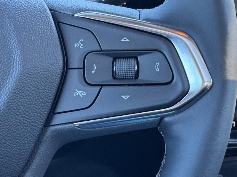 Chevrolet TrailBlazer Vehicle Image 15