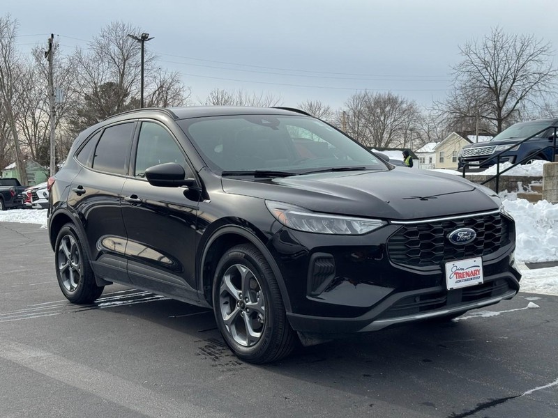 Ford Escape Vehicle Image 02