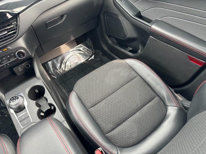 Ford Escape Vehicle Image 15