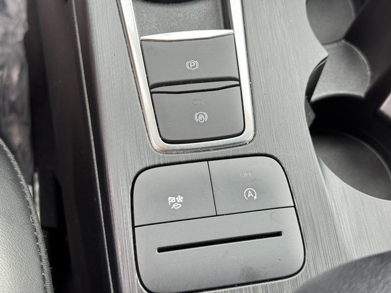 Ford Escape Vehicle Image 22