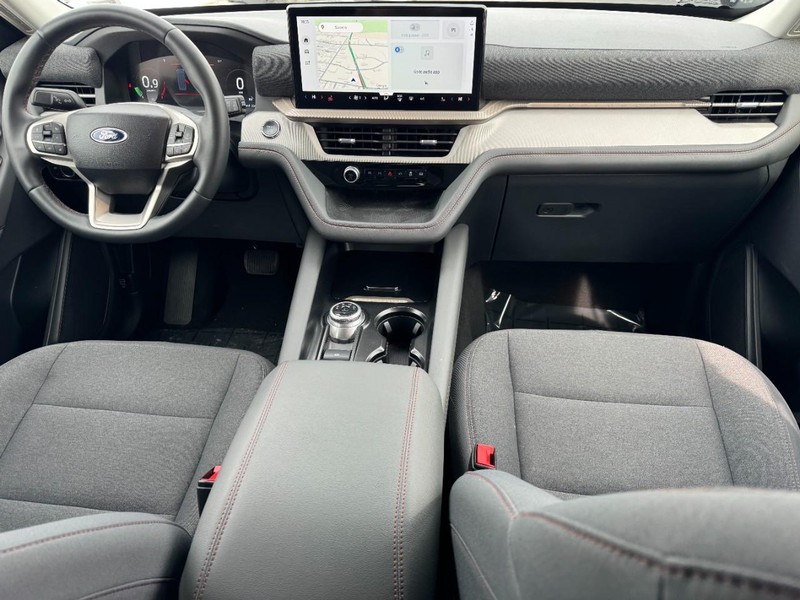 Ford Explorer Vehicle Image 12