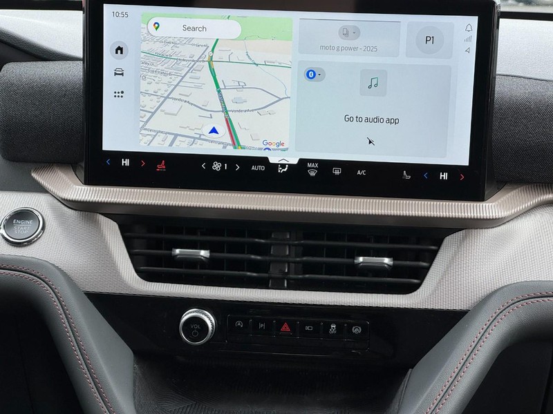 Ford Explorer Vehicle Image 14