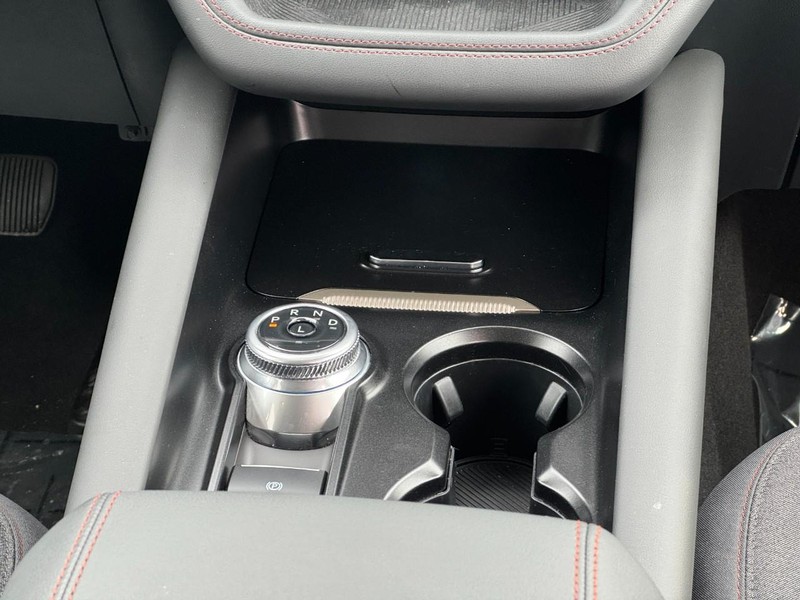 Ford Explorer Vehicle Image 15