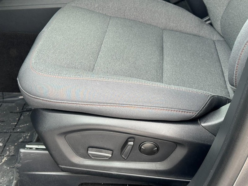 Ford Explorer Vehicle Image 24