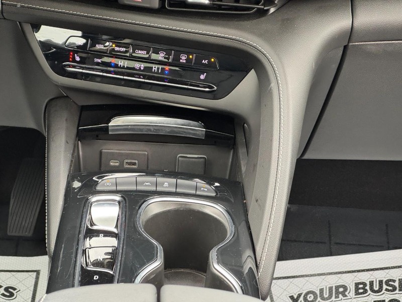 Buick Envision Vehicle Full-screen Gallery Image 14