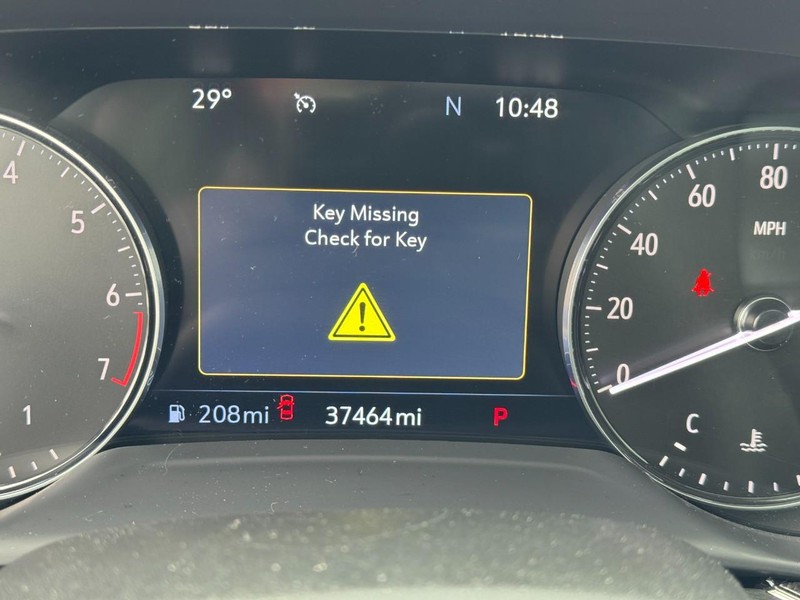 Buick Envision Vehicle Full-screen Gallery Image 20