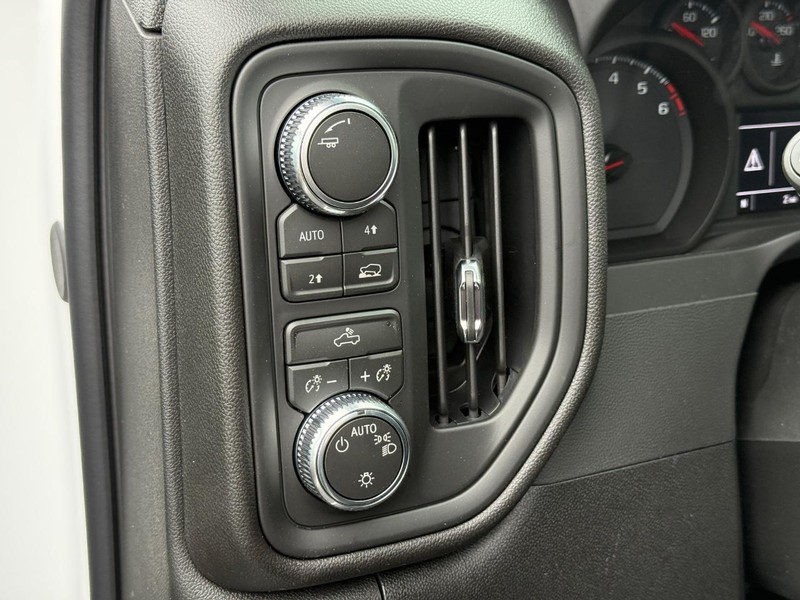 GMC Sierra 1500 Vehicle Image 15