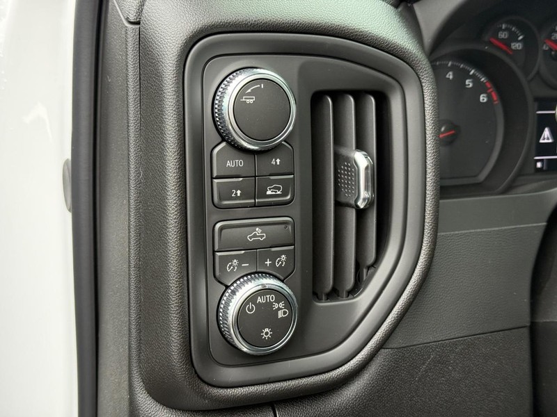 GMC Sierra 1500 Vehicle Image 15