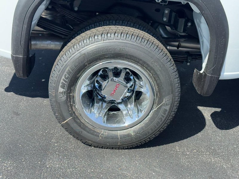 GMC Sierra 3500HD Vehicle Image 05