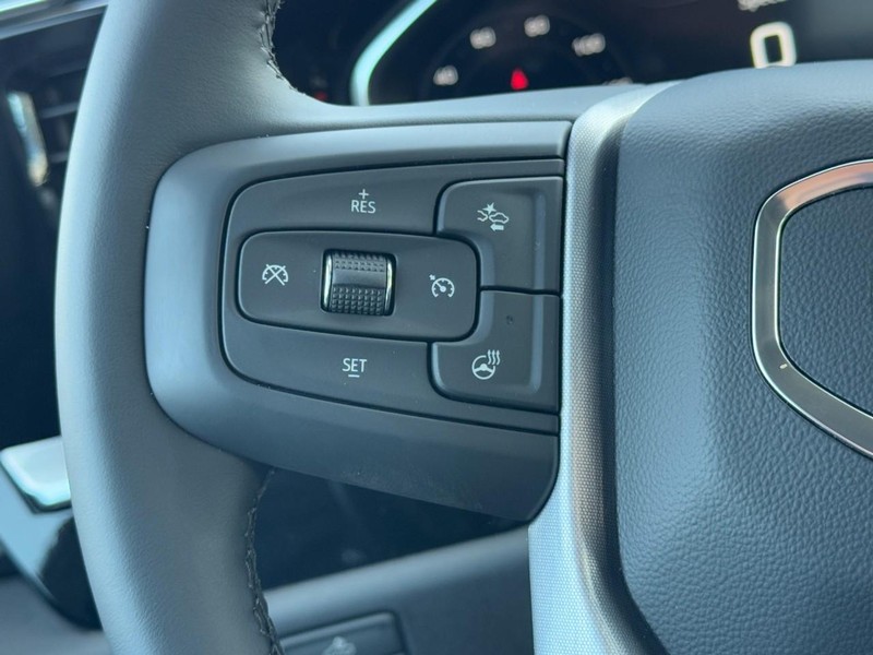 GMC Sierra 3500HD Vehicle Image 11