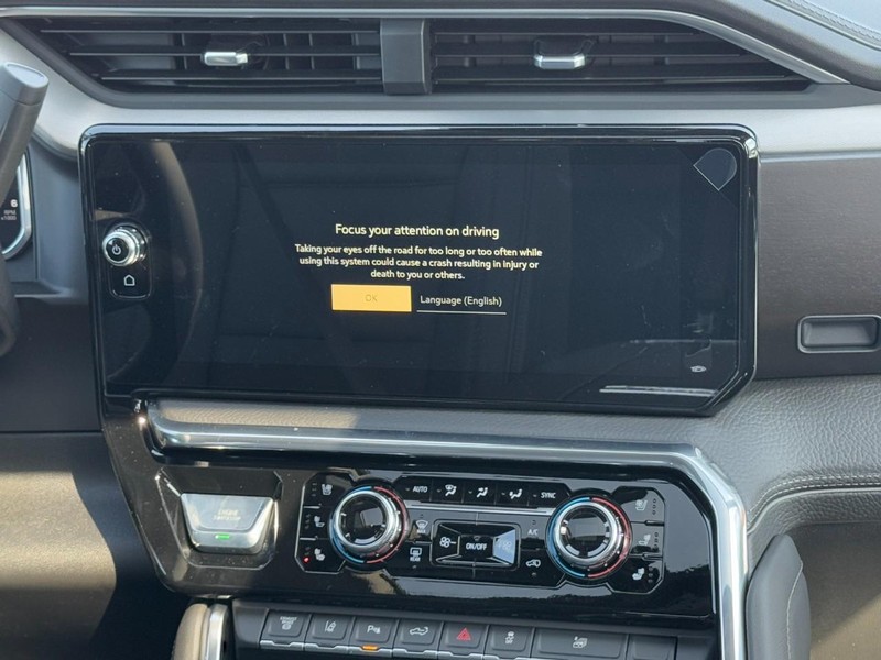 GMC Sierra 3500HD Vehicle Image 09