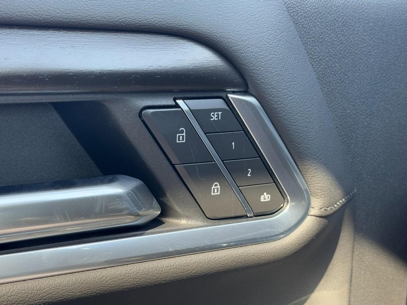 GMC Sierra 3500HD Vehicle Image 11