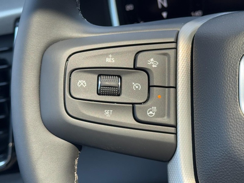 GMC Sierra 3500HD Vehicle Image 12