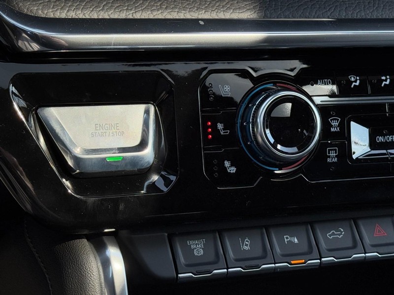 GMC Sierra 3500HD Vehicle Image 14