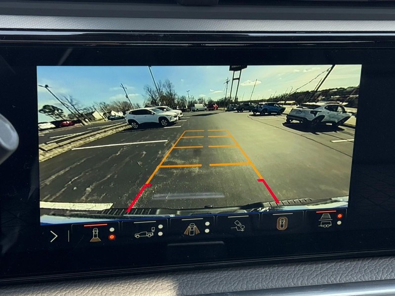 GMC Sierra 3500HD Vehicle Image 15