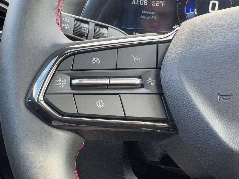 Chevrolet Equinox Vehicle Image 11