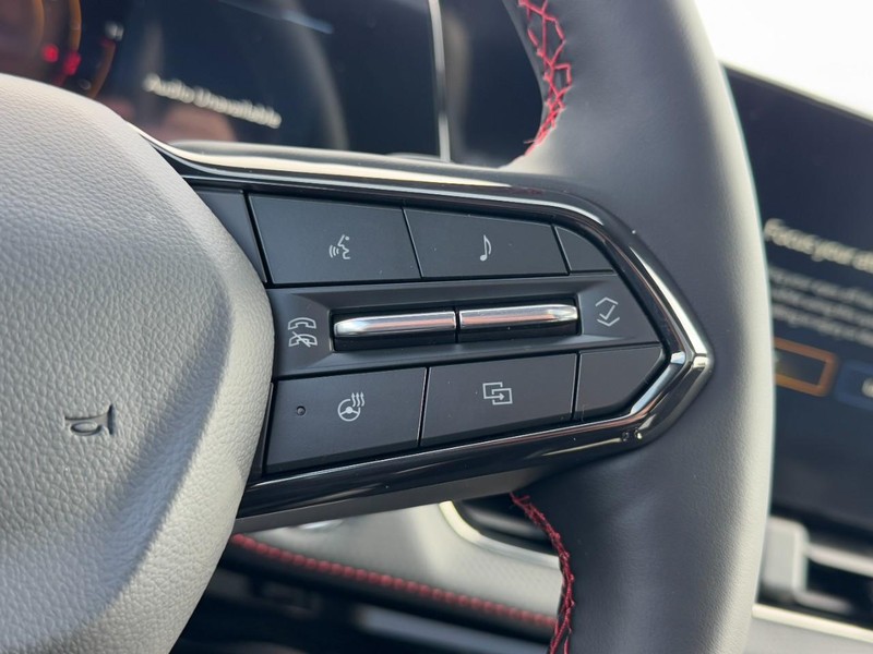 Chevrolet Equinox Vehicle Image 12