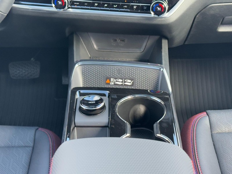 Chevrolet Equinox Vehicle Image 10