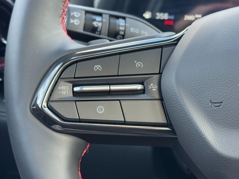 Chevrolet Equinox Vehicle Image 11