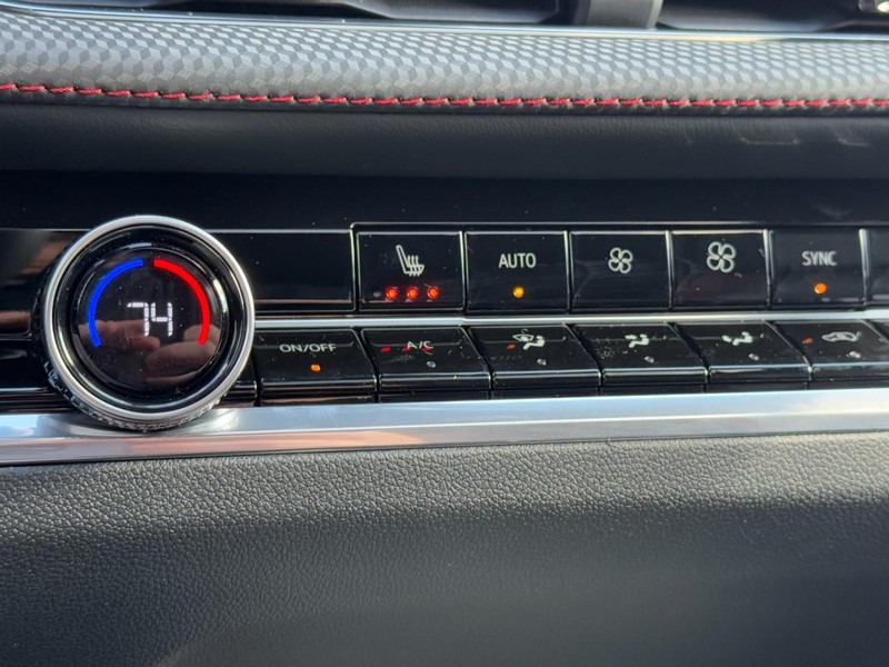 Chevrolet Equinox Vehicle Image 13