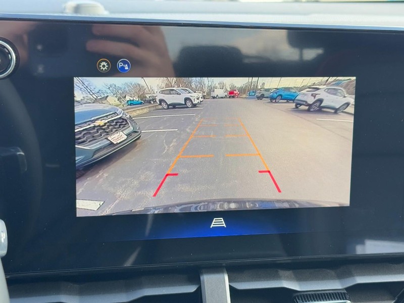 Chevrolet Equinox Vehicle Image 14