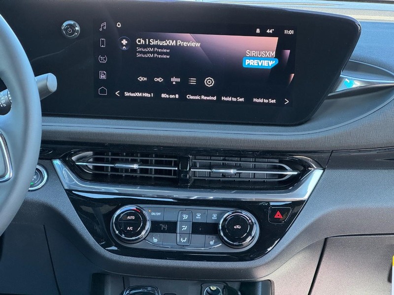 Buick Envista Vehicle Image 13