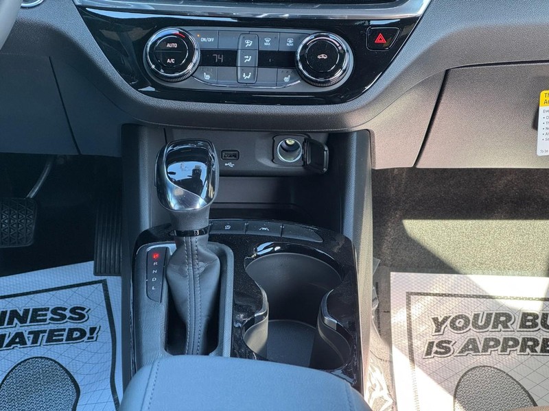 Buick Envista Vehicle Image 14