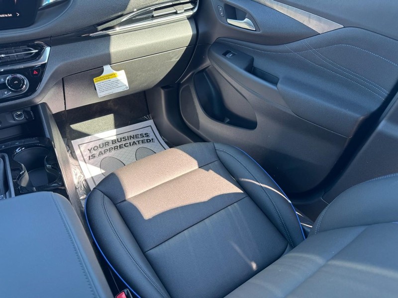 Buick Envista Vehicle Image 15