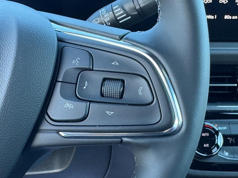 Buick Envista Vehicle Image 18