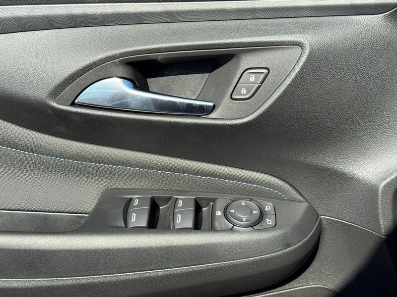 Buick Envista Vehicle Image 22