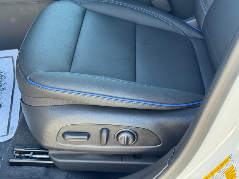 Buick Envista Vehicle Image 23