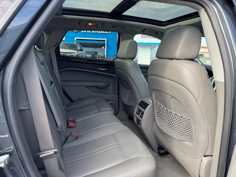 Cadillac SRX Vehicle Full-screen Gallery Image 10