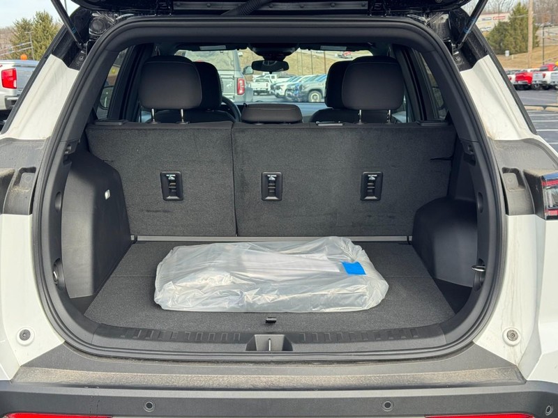 Chevrolet Equinox Vehicle Image 04