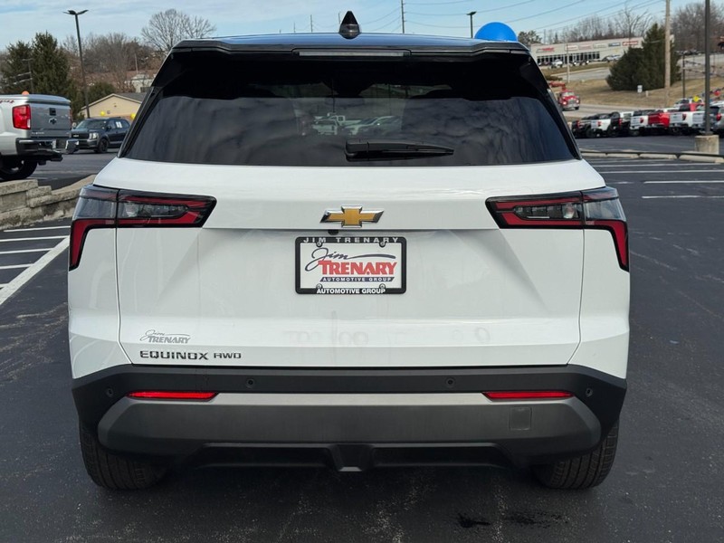 Chevrolet Equinox Vehicle Image 05