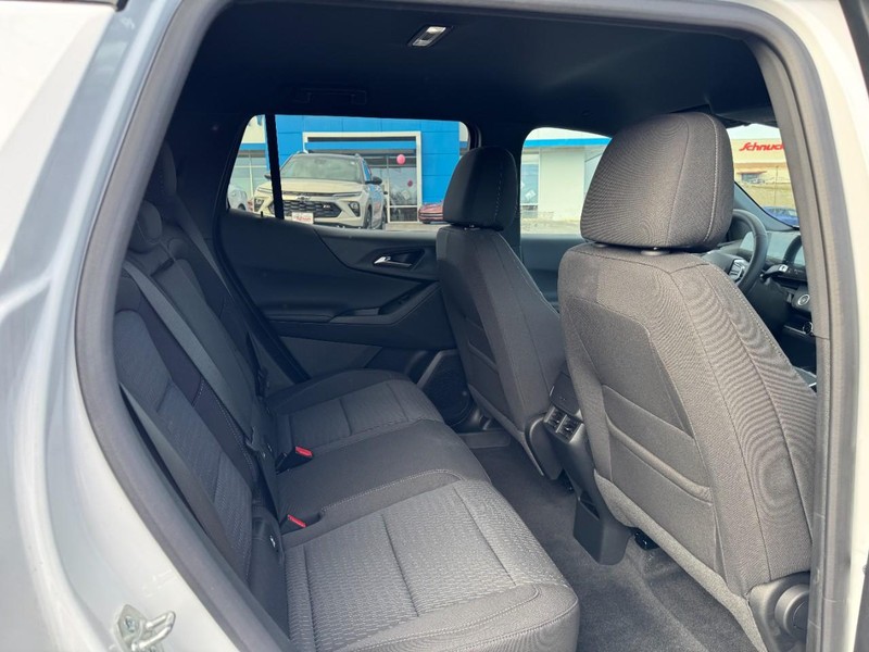 Chevrolet Equinox Vehicle Image 10