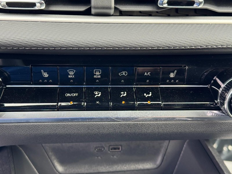 Chevrolet Equinox Vehicle Image 22