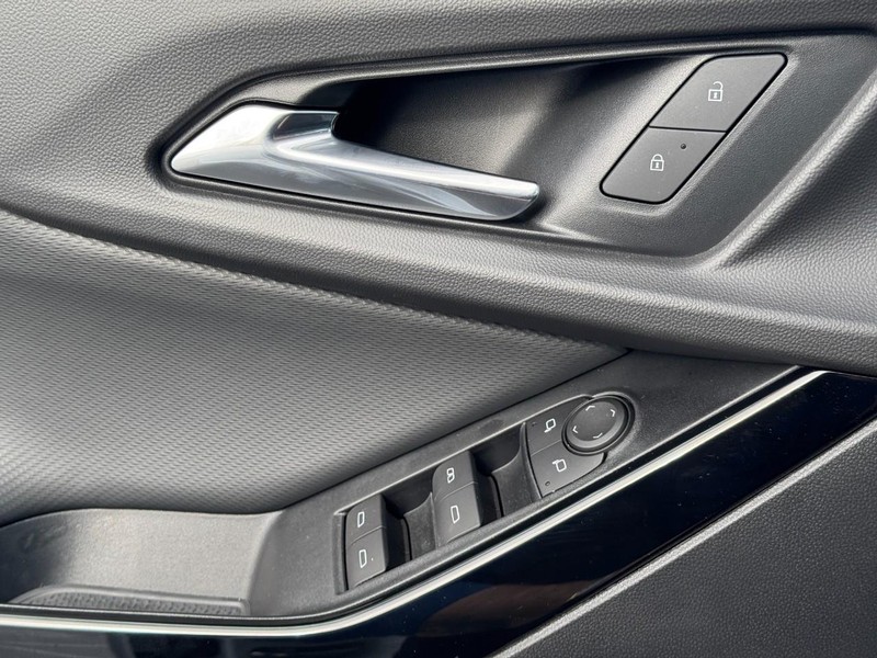 Chevrolet Equinox Vehicle Image 23